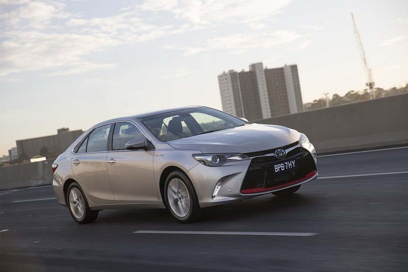 Toyota Camry ban dac biet &quot;chot gia&quot; 753 trieu dong-Hinh-2